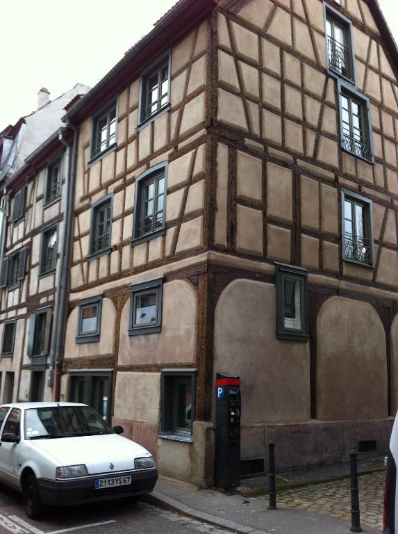 Appartements Au-Dessus Du... Strasbourg Ngoại thất bức ảnh